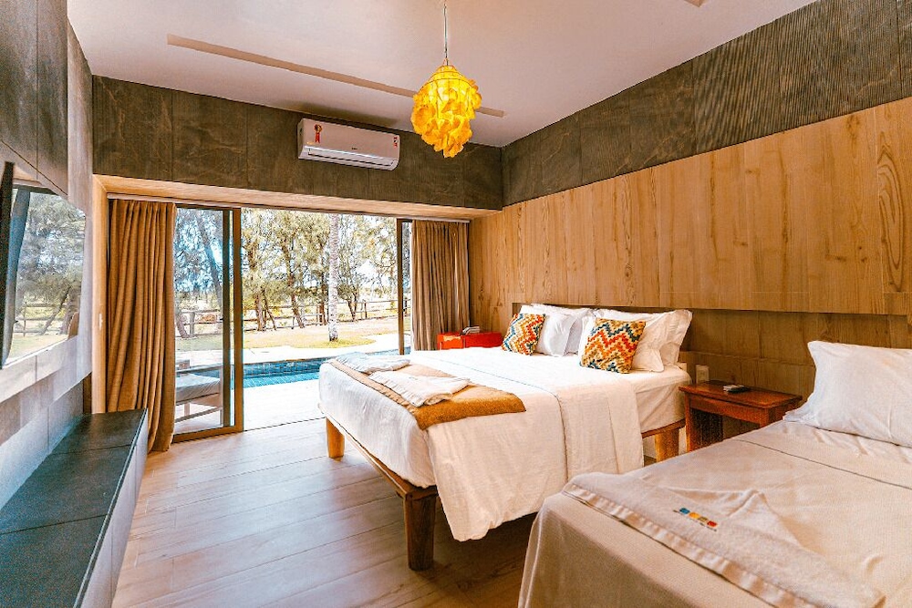 Luxury, 1 King and 1 Single Beds, Pool Side
