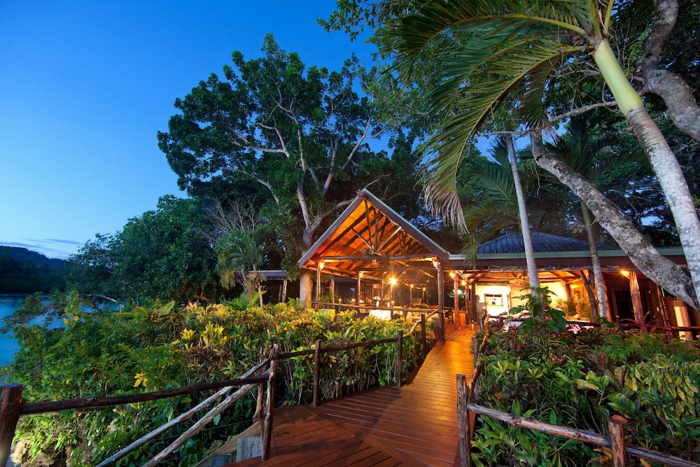 Savasi Island Resort 7/56