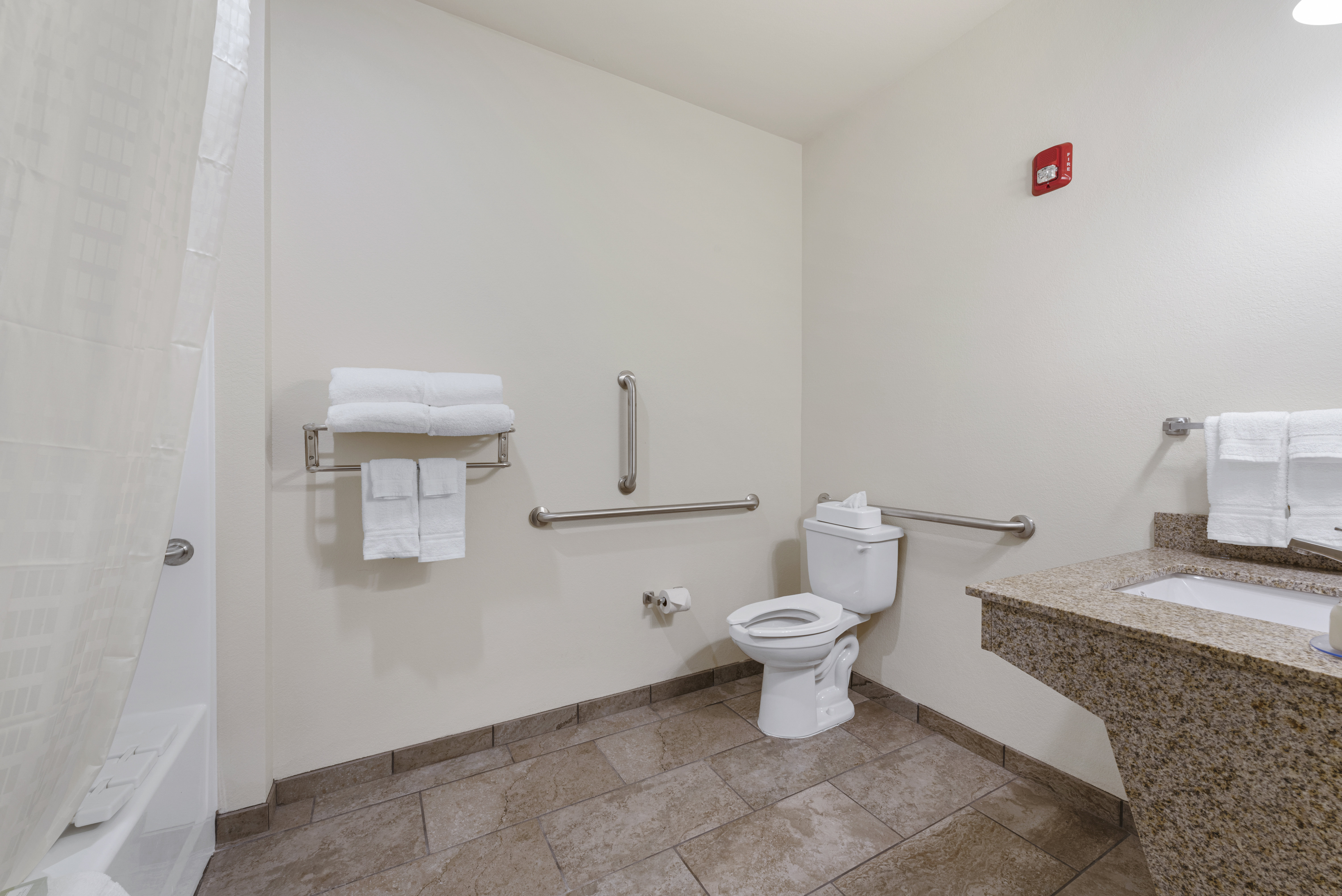 Cobblestone Hotel & Suites - Urbana 67/69