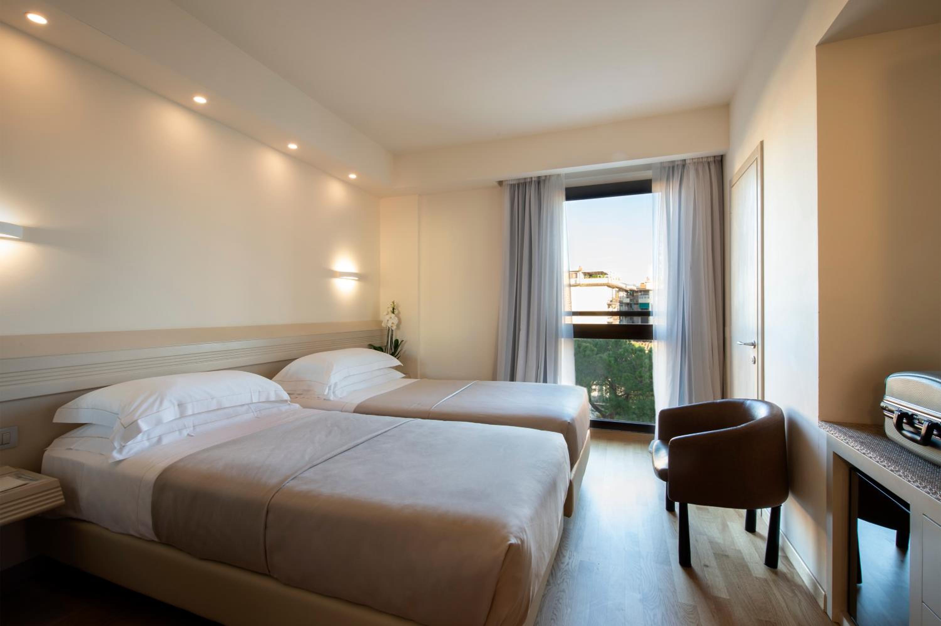 Room, Triple