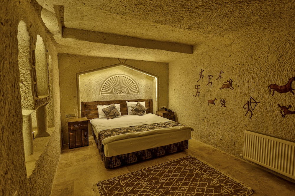 Caveadocia Stone Cave Hotel 12/36