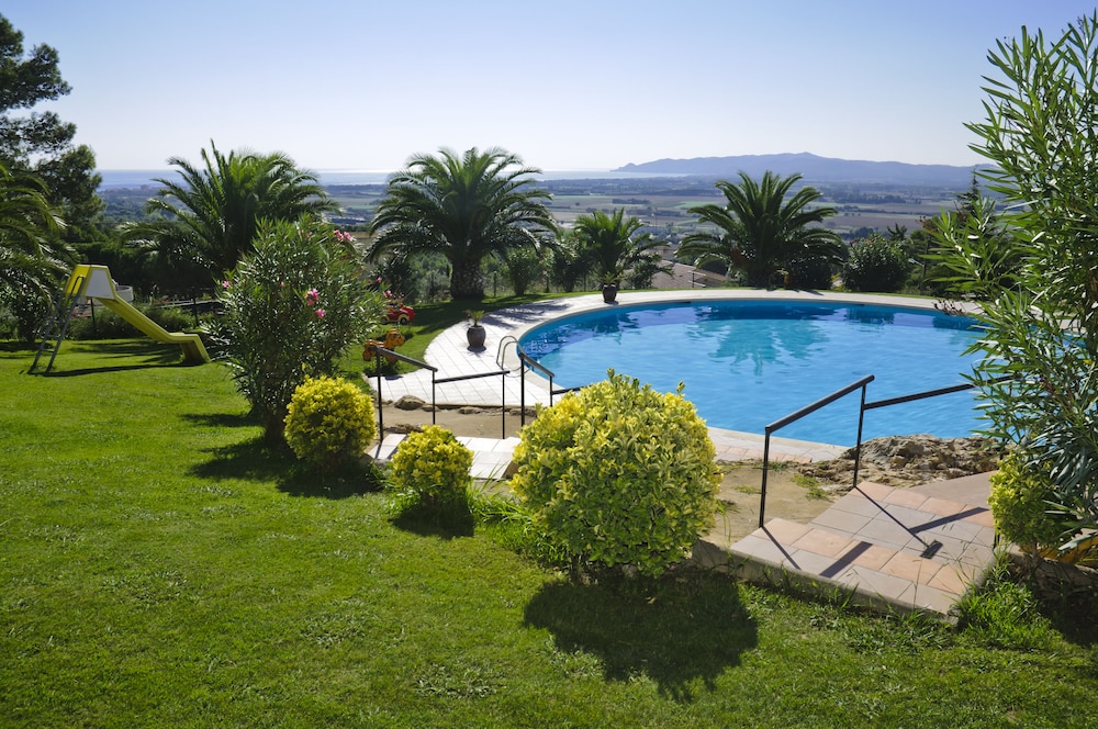 APARTAMENTOS TORREVELLA 32/37