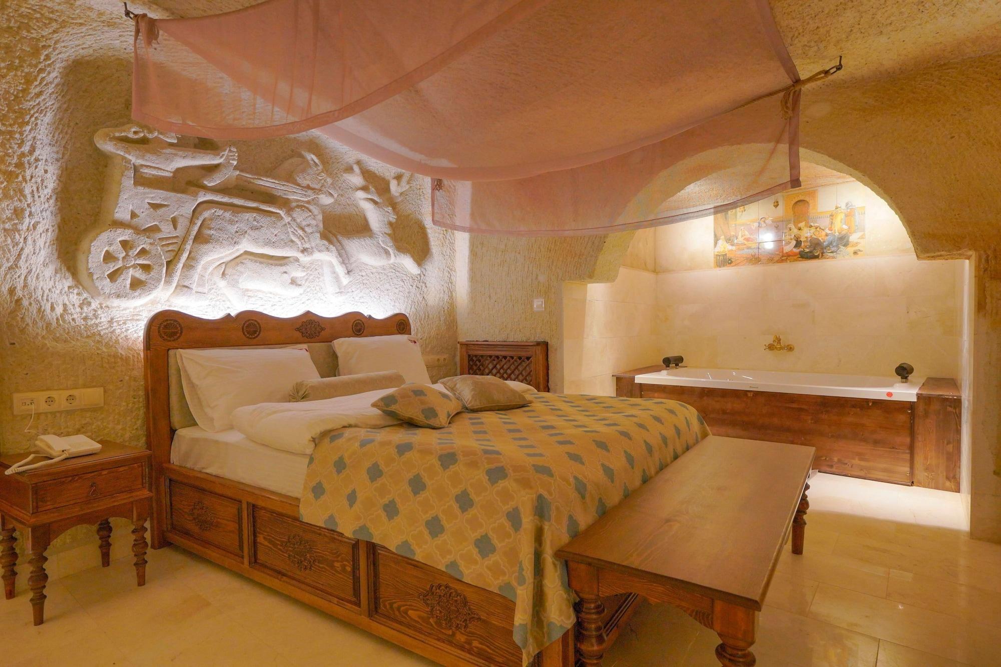 Family Suite, FAIRYLAND CAVE HOTEL 2/4