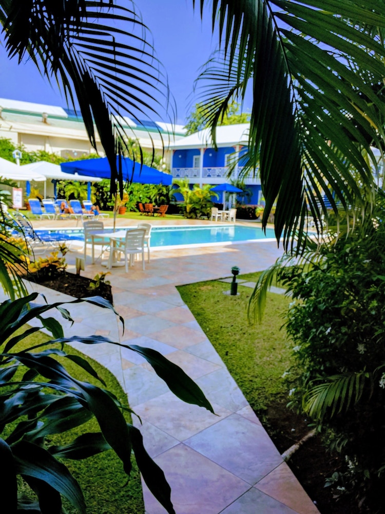 Bay Gardens Inn 69/75