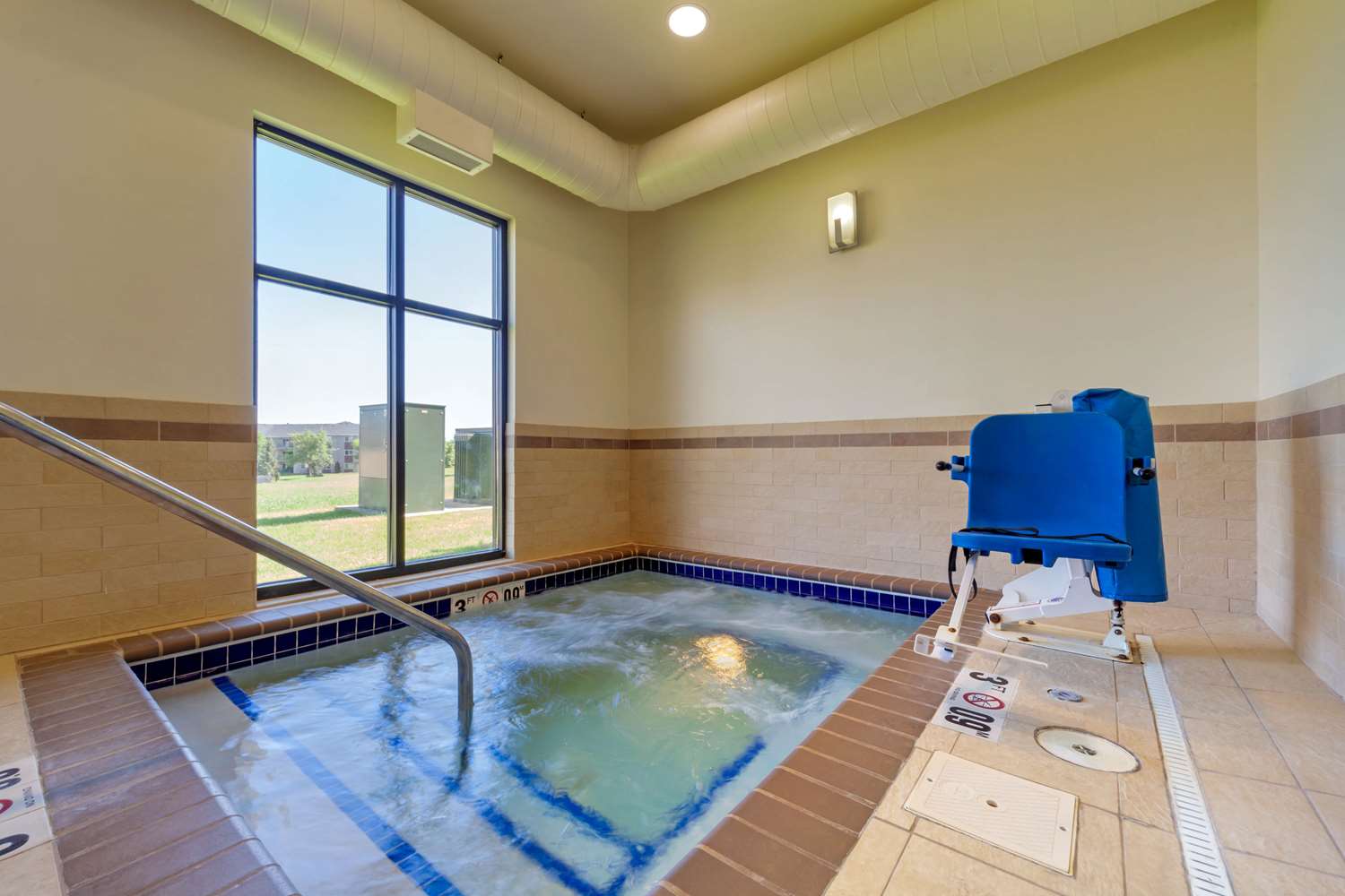 swimming pool spa