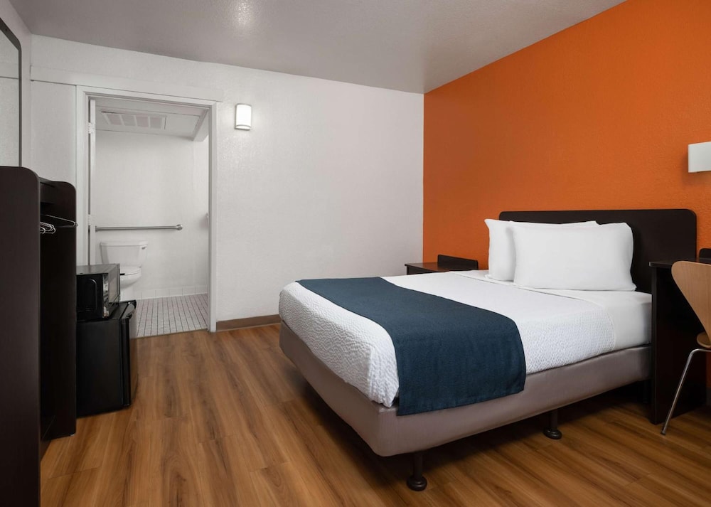 Motel6 Carpinteria, CA - Santa Barbara - North 31/59