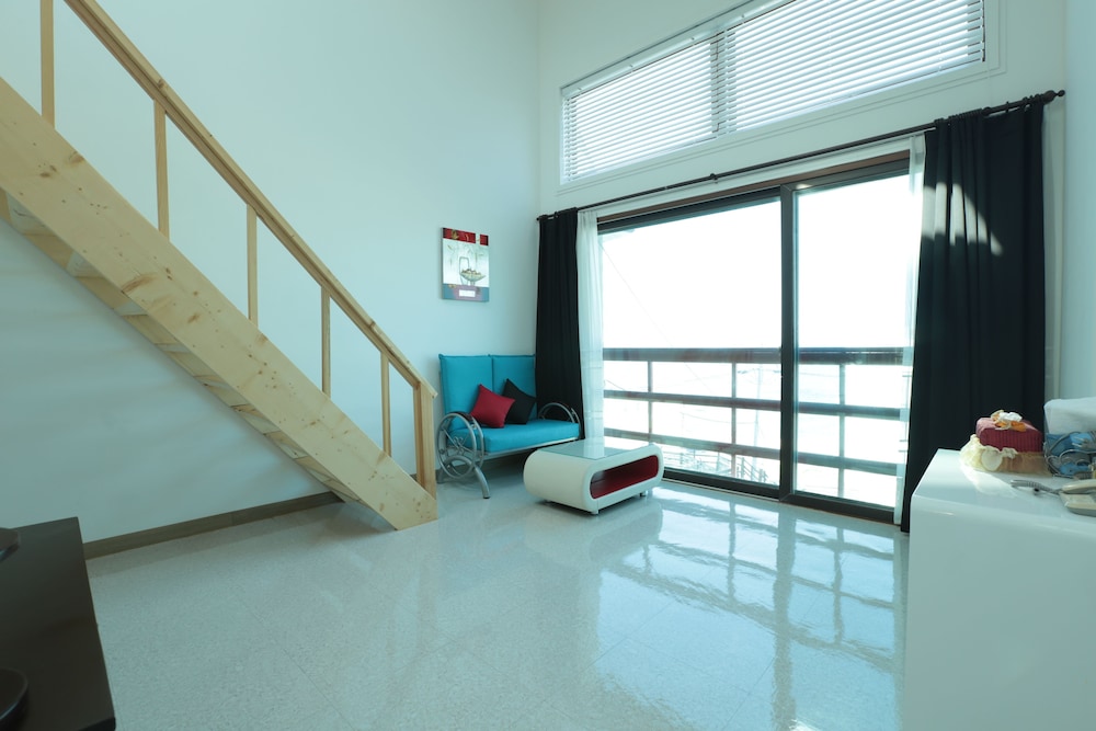 Seaview Pension 31/62