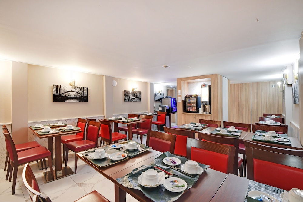 Altona Hotel 48/62