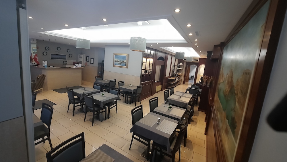 Admiral Hotel 43/48