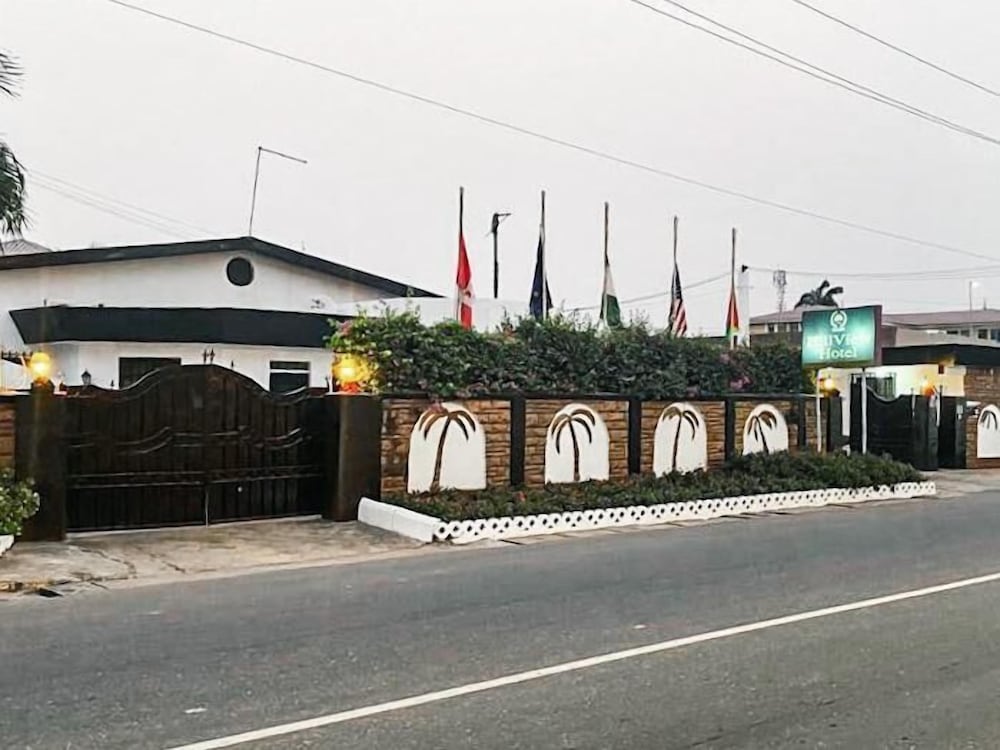 Hill View Hotel West Airport 3/68