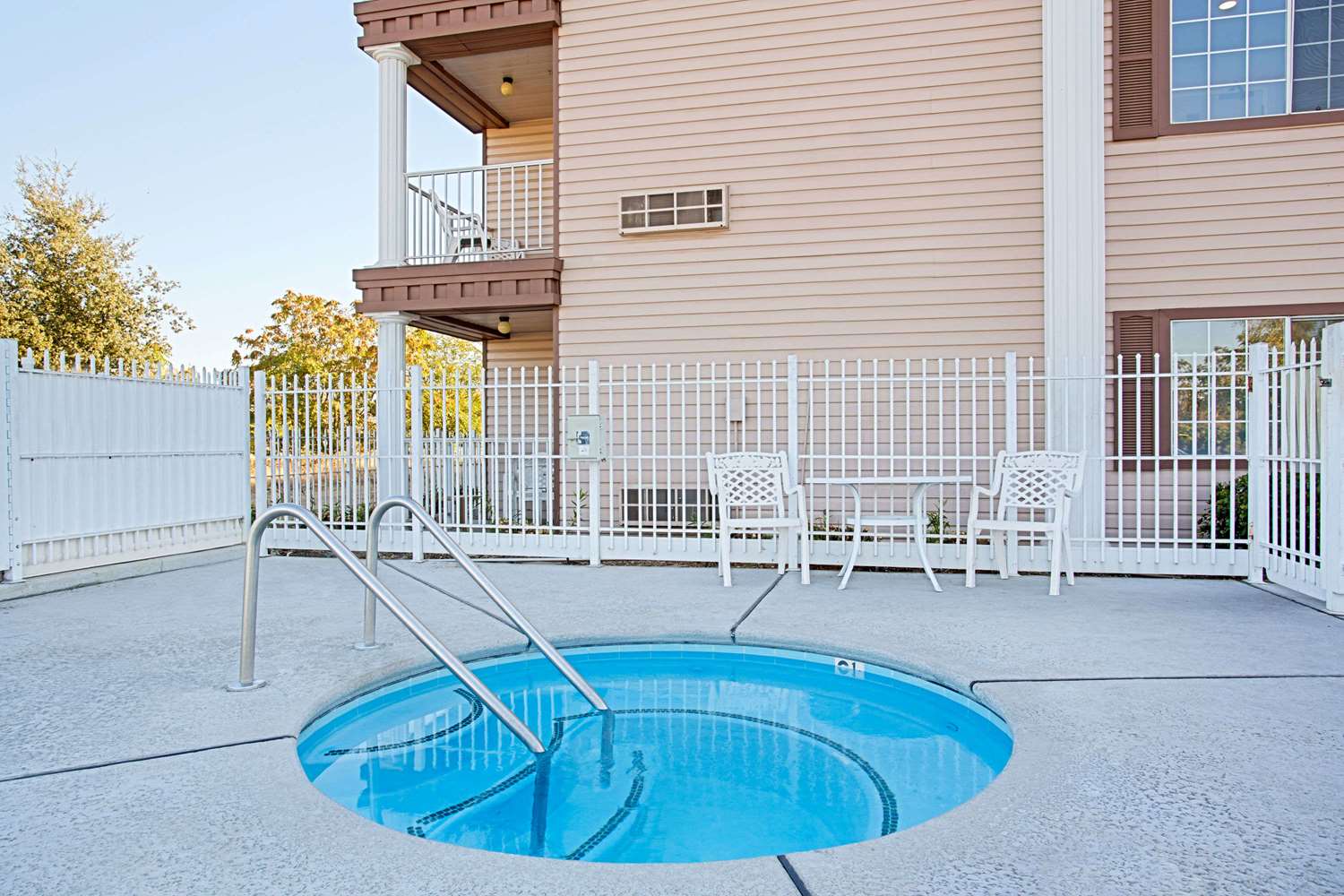 Super 8 by Wyndham Oroville 11/19