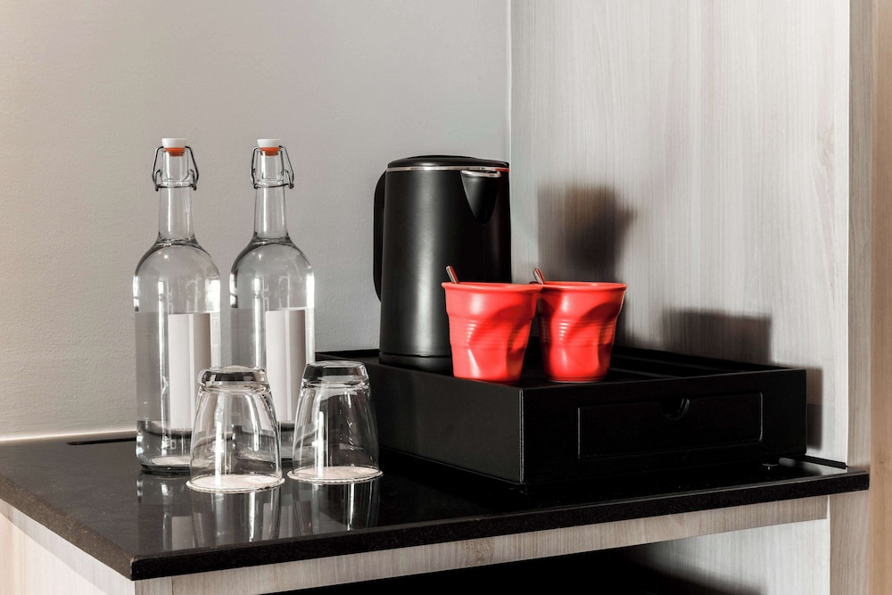 Radisson RED Phuket Patong Beach 18/48