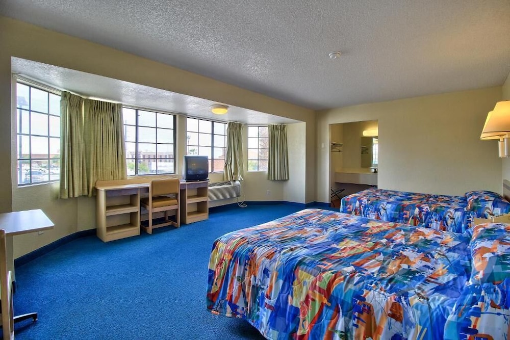 Motel6 Yuma, AZ - East 29/66