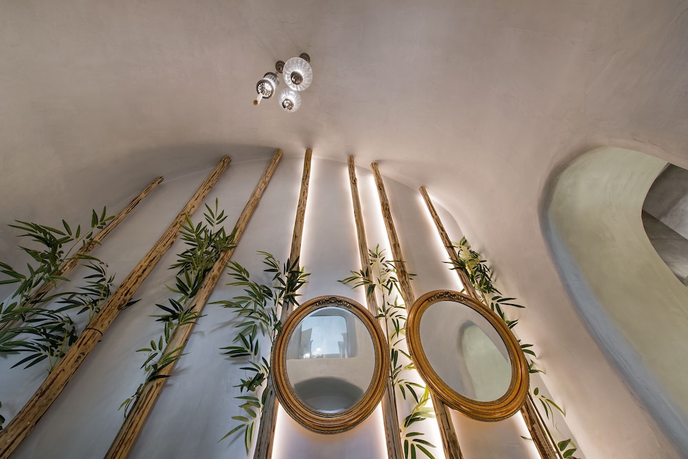 Athina Luxury Suites in SANTORINI