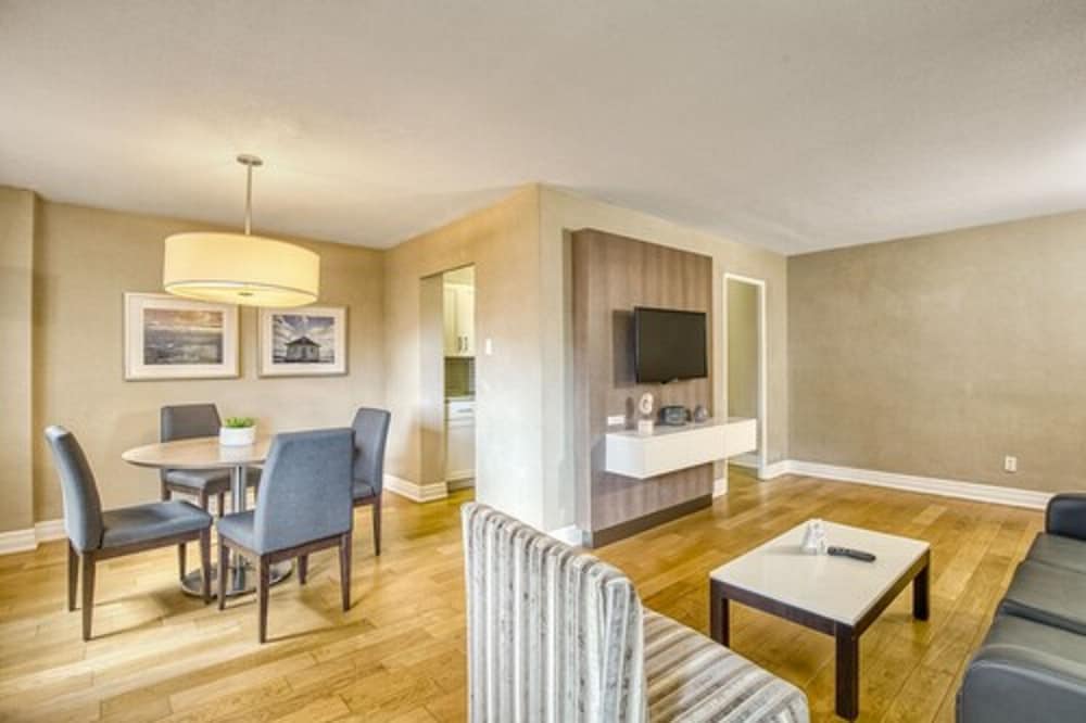 Town Inn Suites 33/44