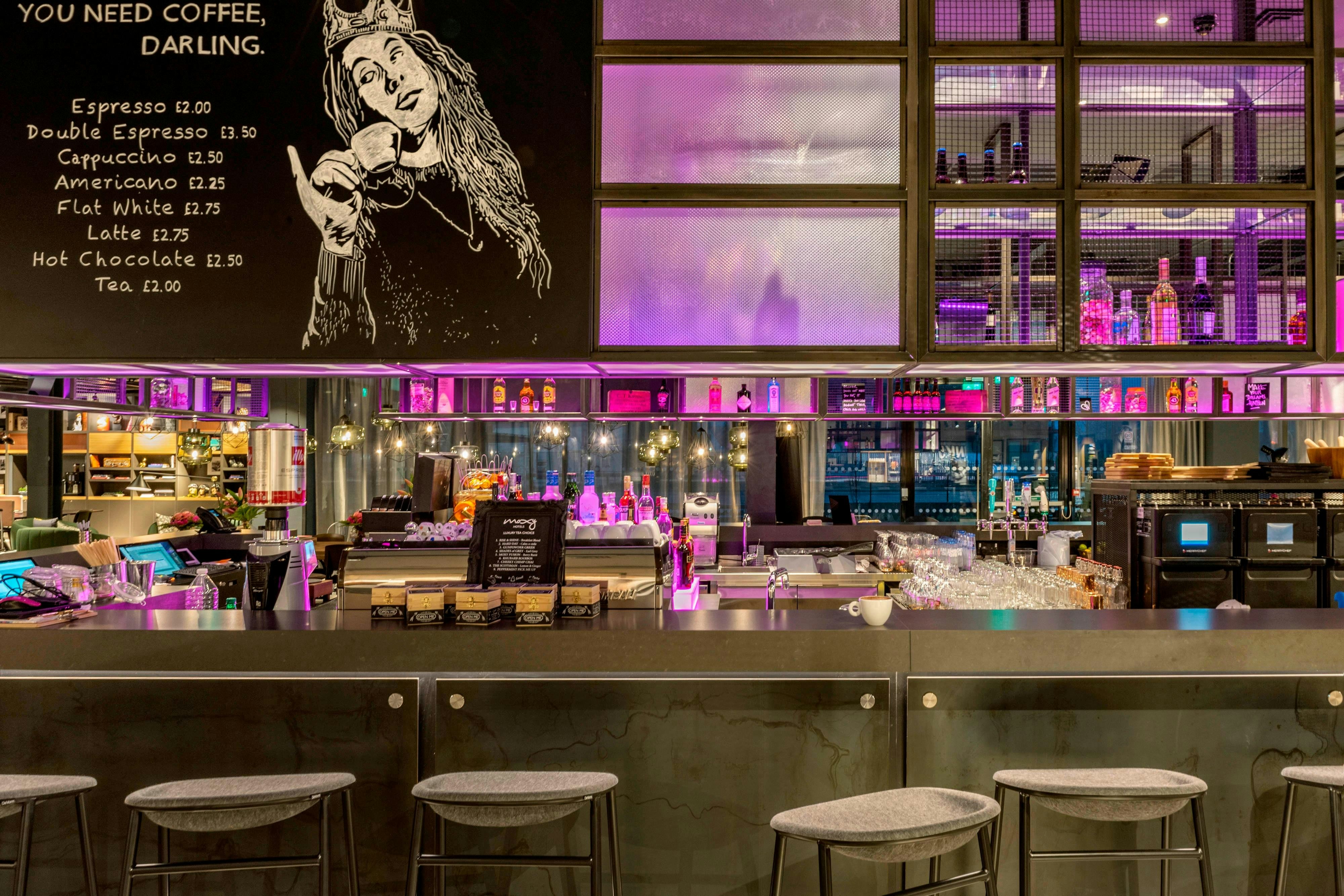 MOXY LONDON HEATHROW AIRPORT 34/39