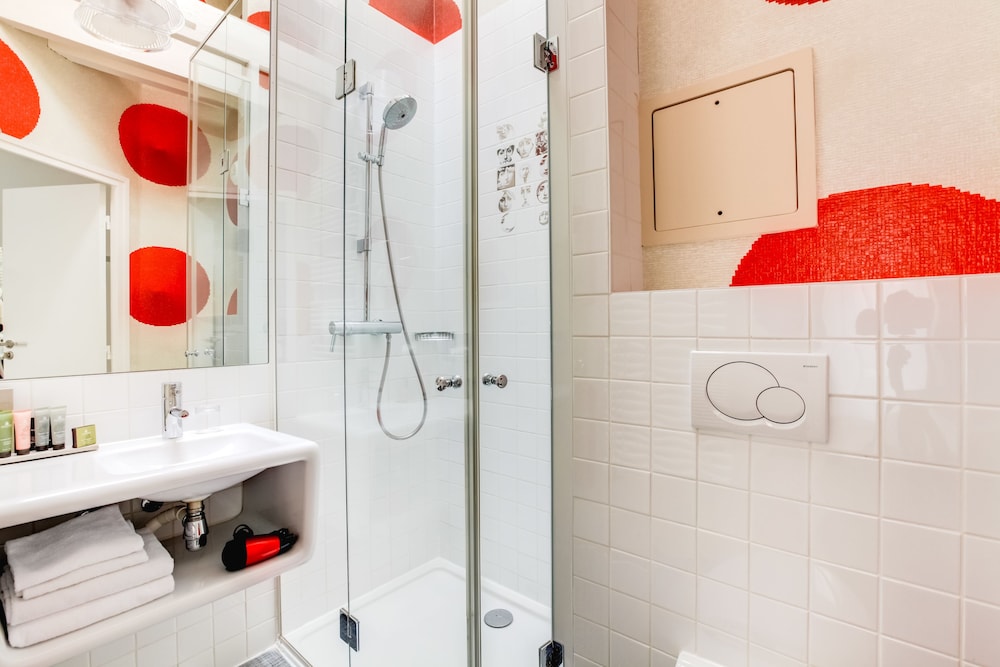 Joyce Hotel Astotel 33/34