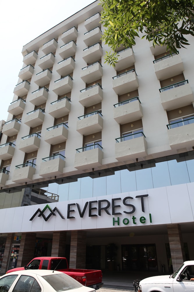 Everest Ciudad Victoria 1/46