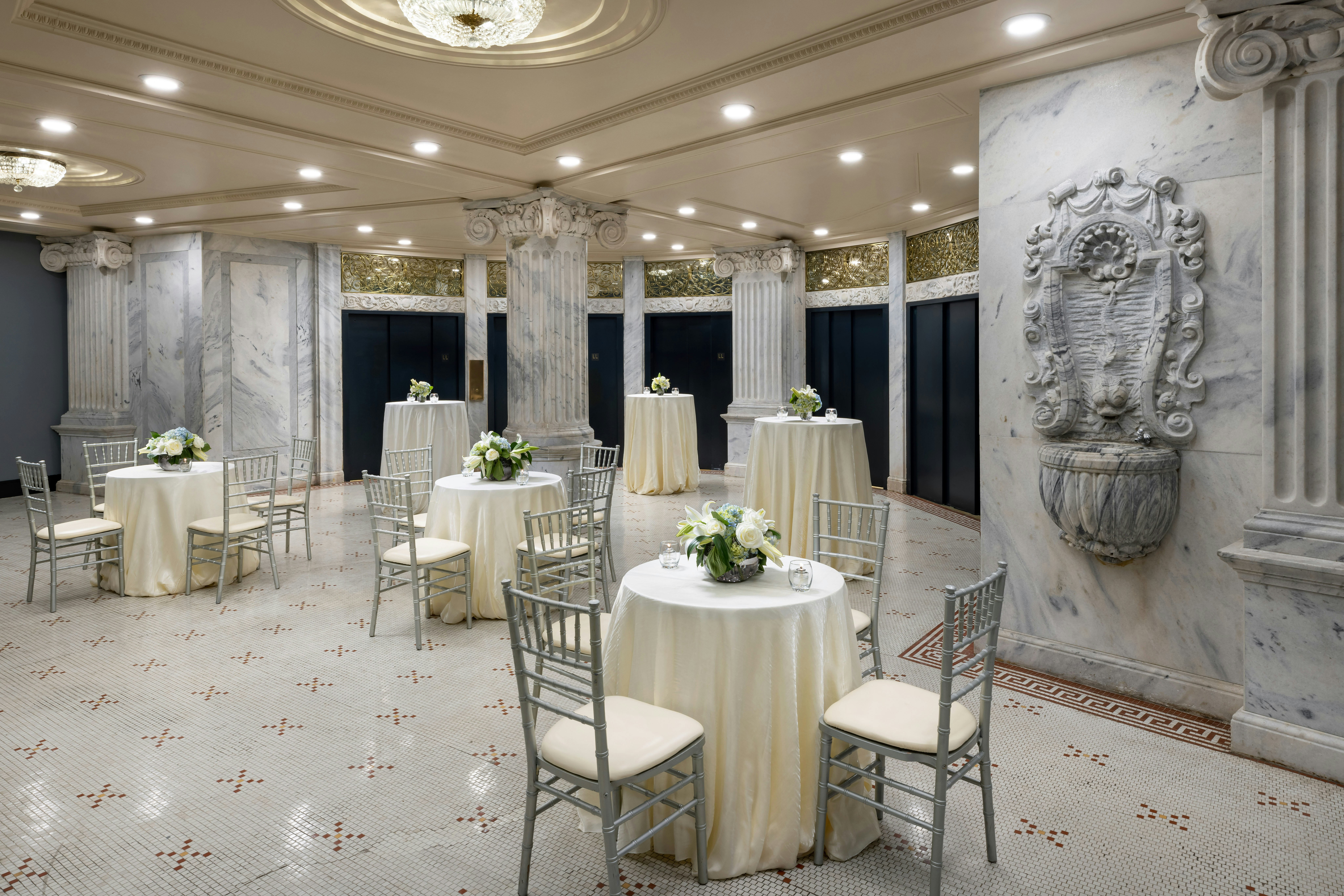 The Candler Hotel Atlanta Curio Collection by Hilton 52/55