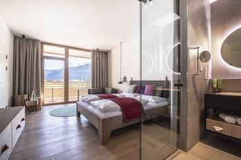 Queen Bed, Sofa, Balcony or Terrace