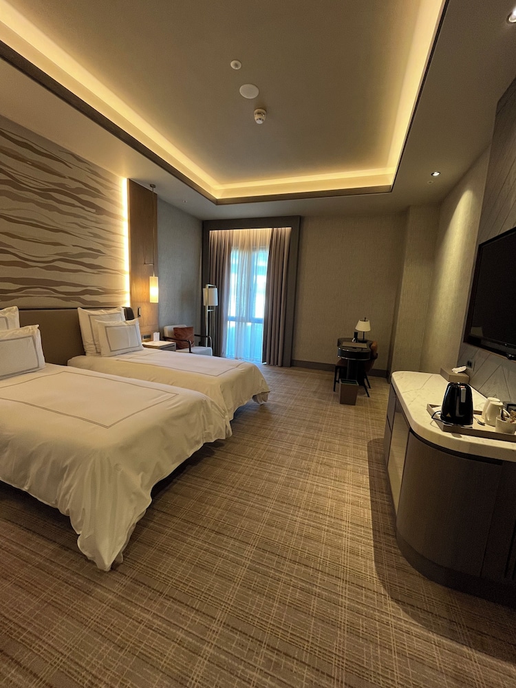 Executive, Twin Beds, Forest View
