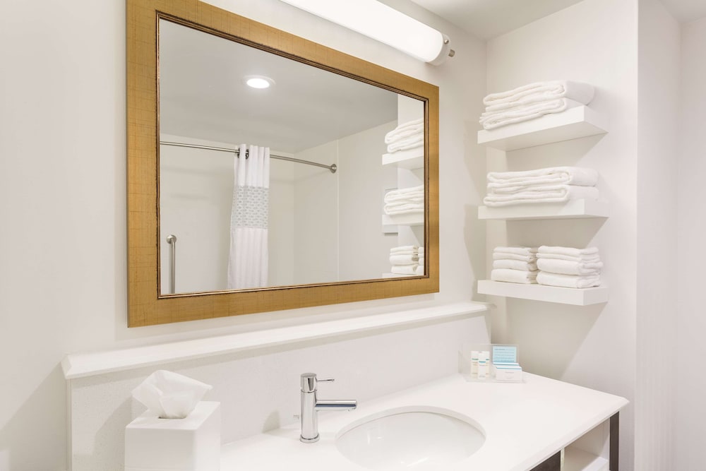 Hampton Inn & Suites Newport-Cincinnati 12/44