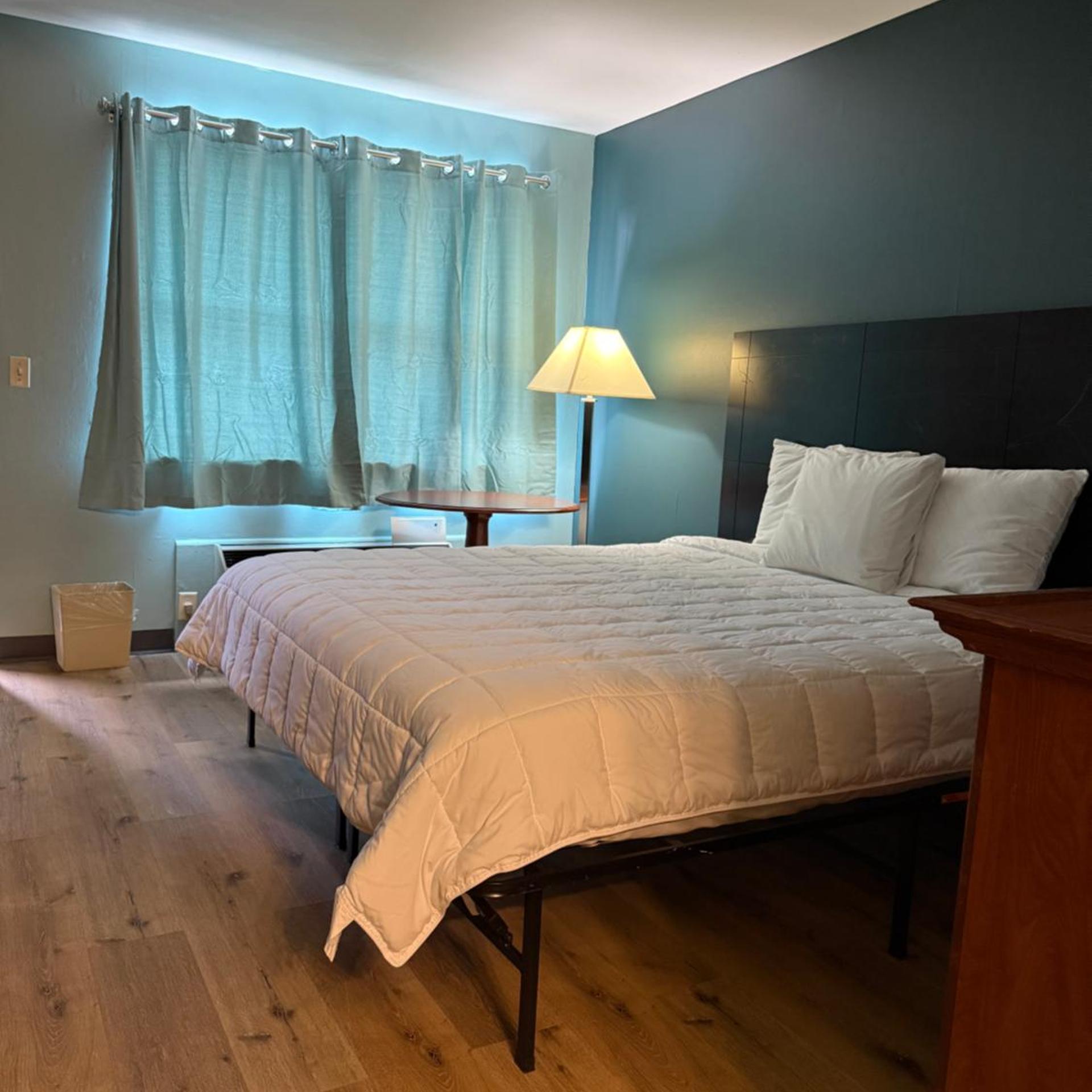 Country Club Inn &amp; Suites 19/51