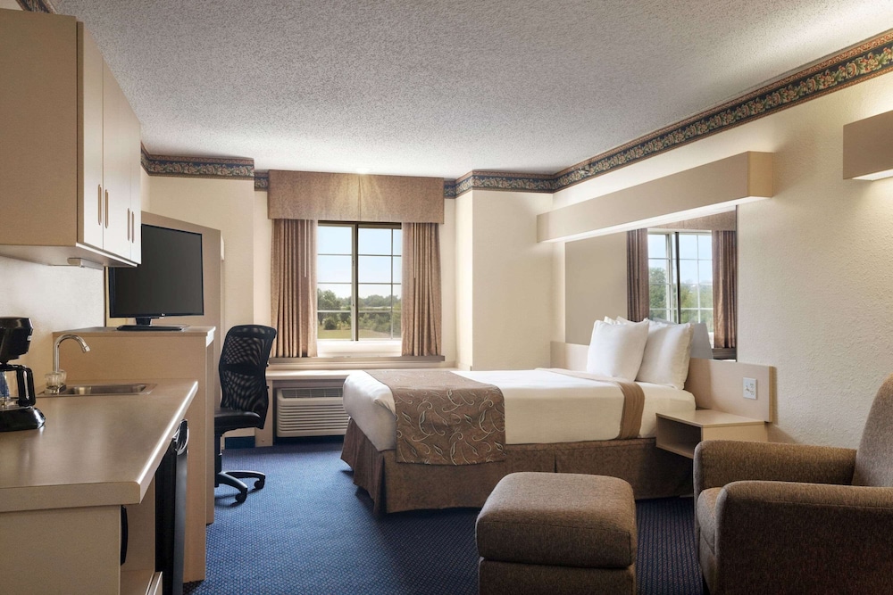 Travelodge By Wyndham Fort Scott 20/39