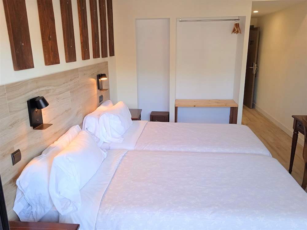 Hotel 153 21/71
