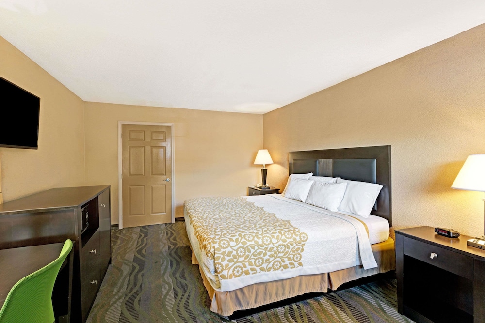 Days Inn by Wyndham Cherokee Near Casino 12/20