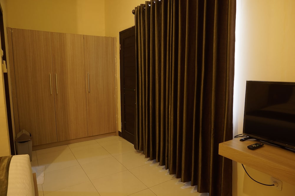 Aleyra Hotel and Villa Garut 25/50