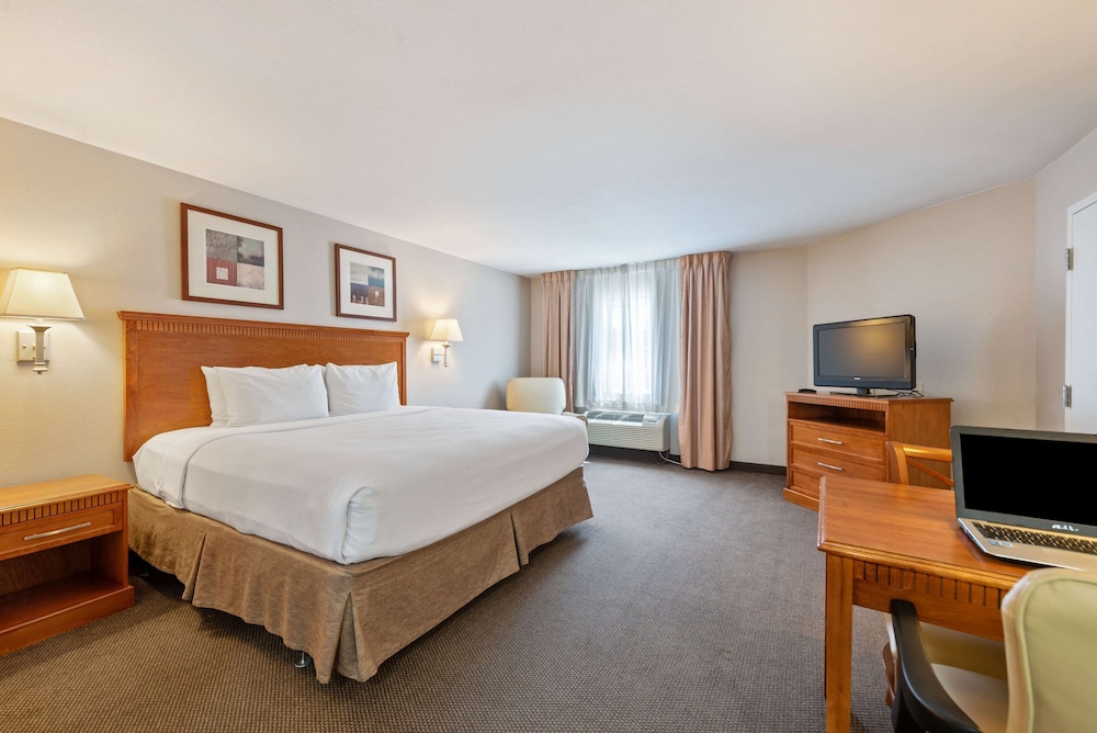 Candlewood Suites Houston Kingwood 22/59