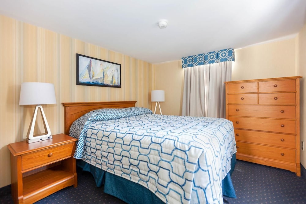 Blue Water Resort on the Ocean 35/79