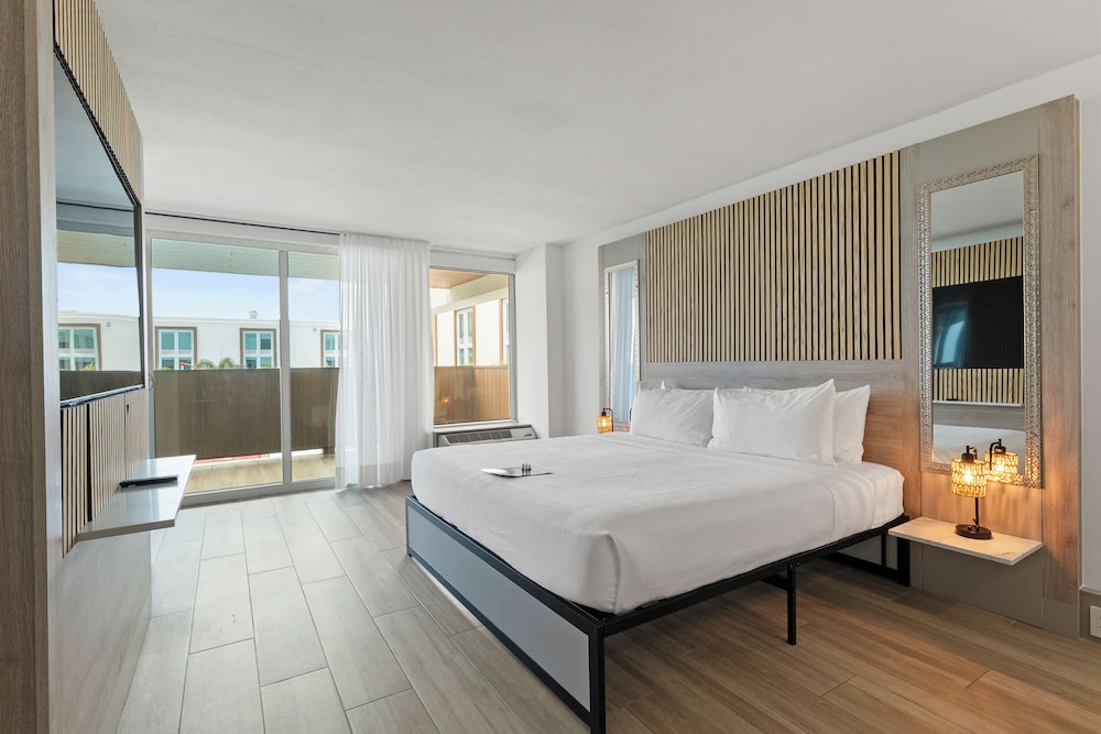 Kompose Boutique Resort at Theme Parks 12/55