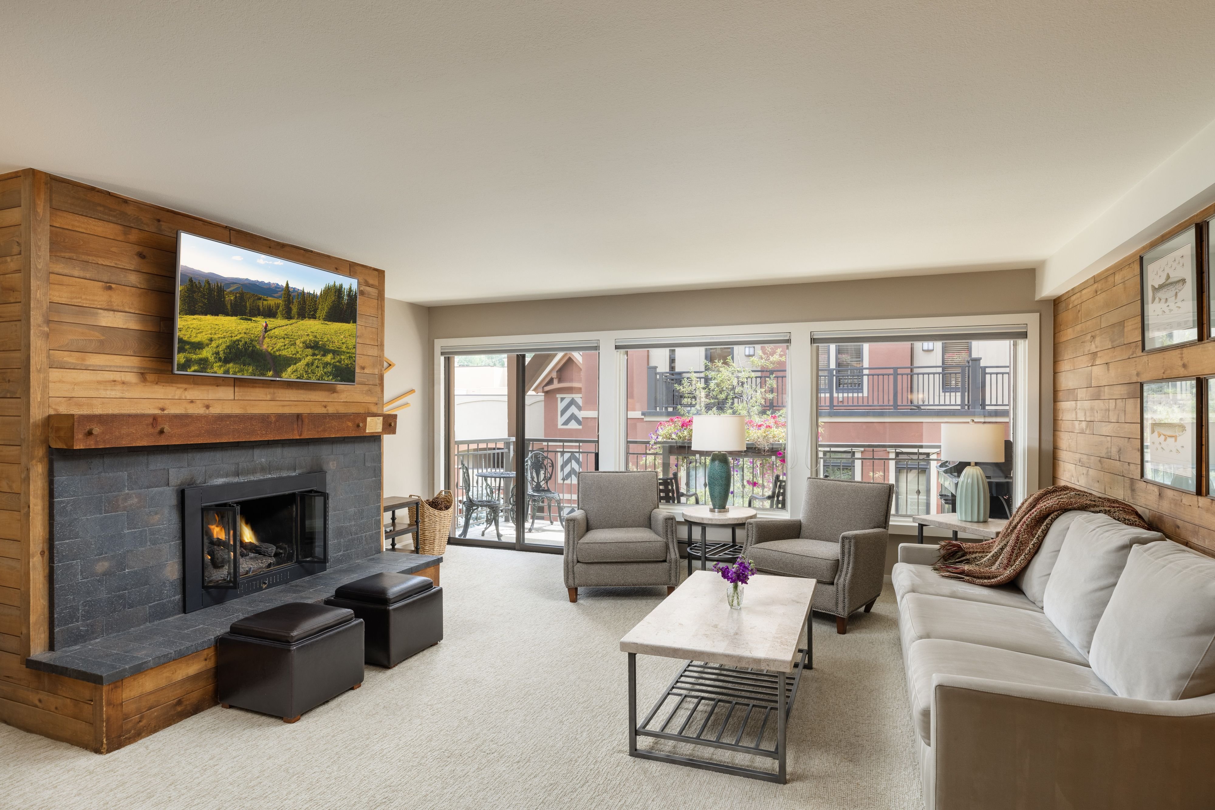 Montaneros Condominiums 25/50