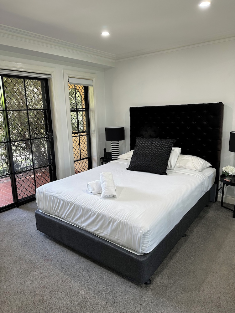 2 BEDROOMS, APARTMENT