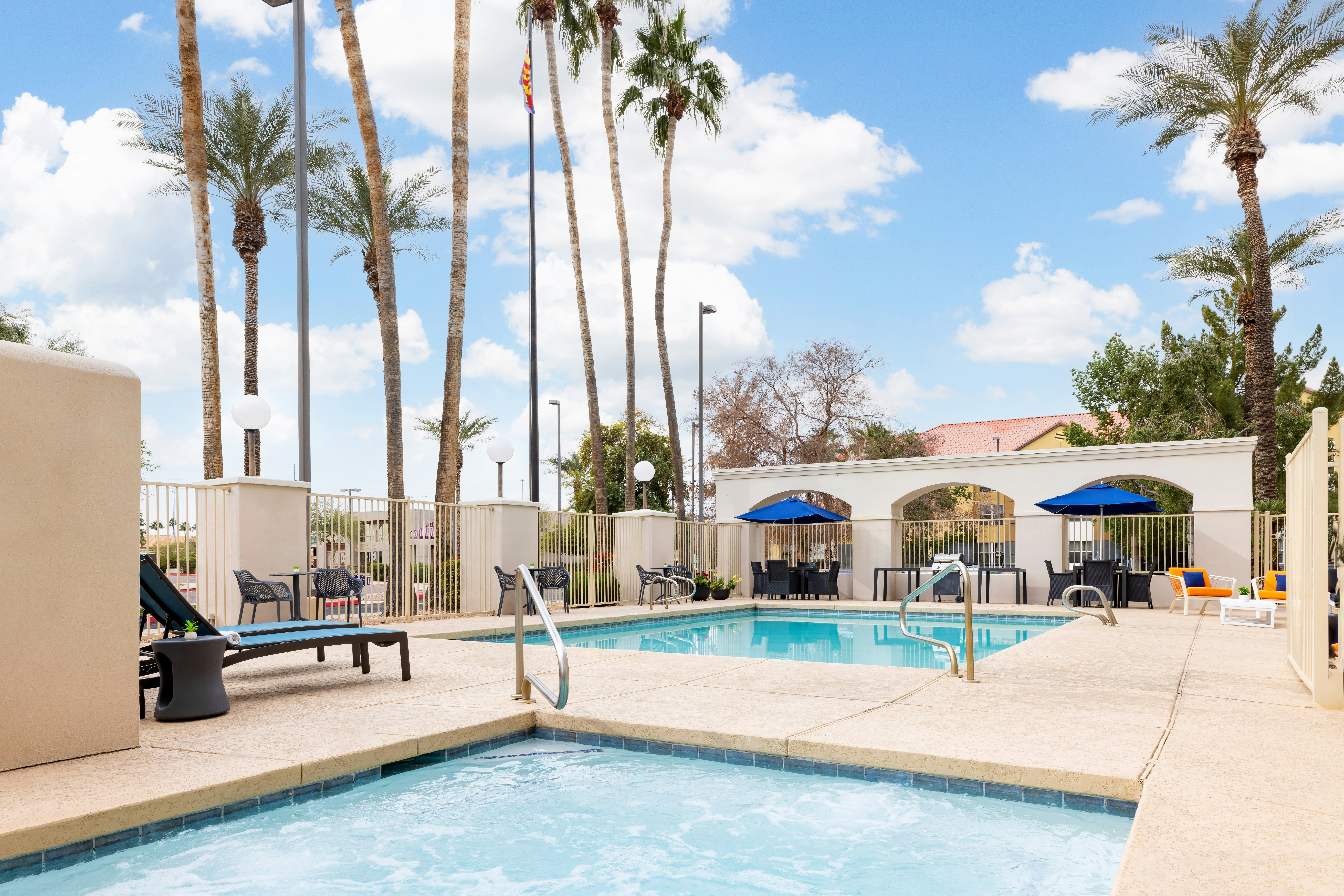 Hampton Inn Phoenix/Chandler 19/40