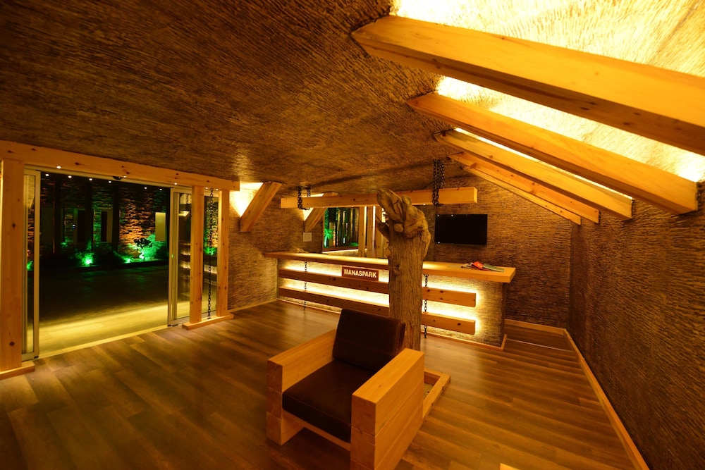 Manaspark Deluxe Hotel 22/50