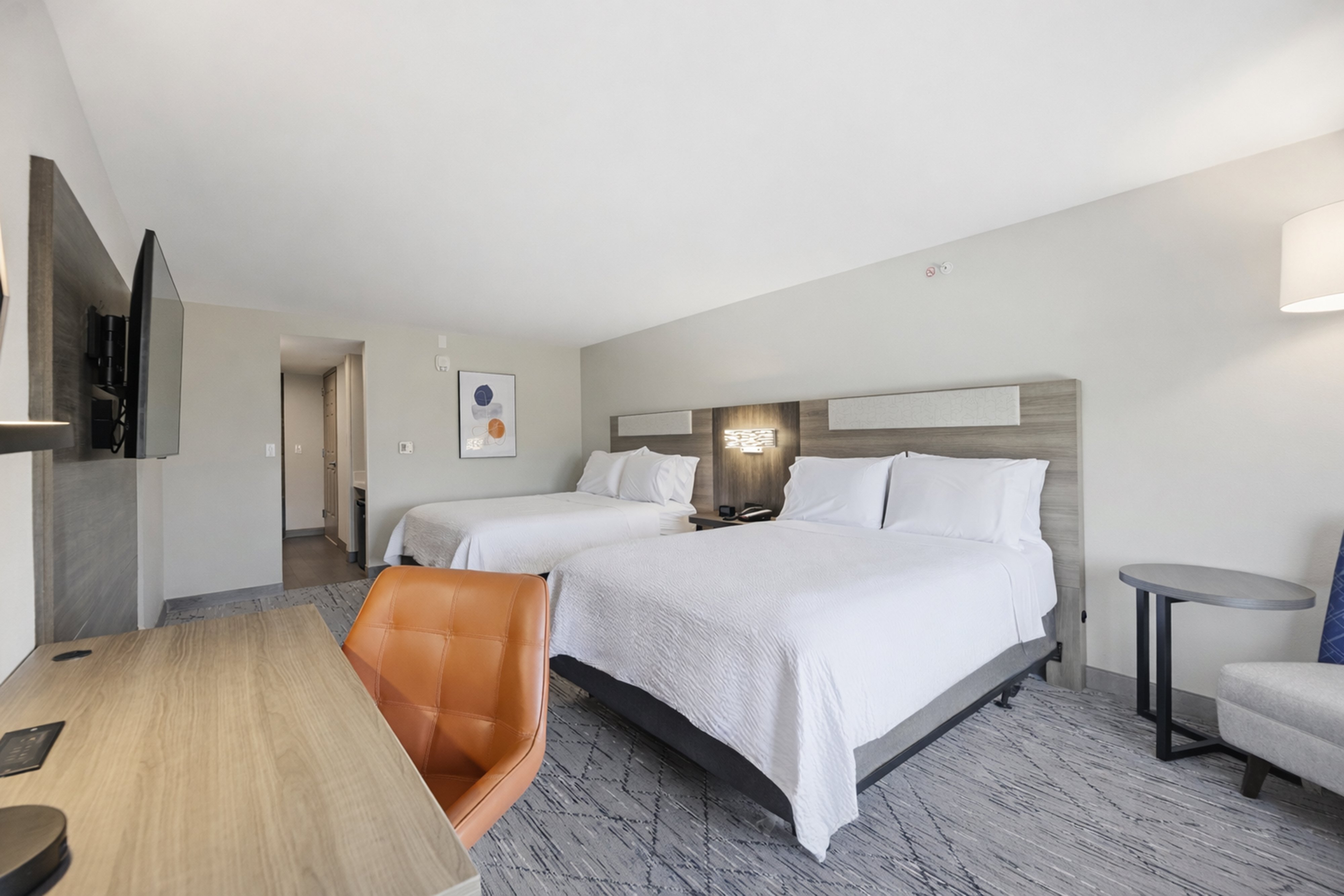Holiday Inn Express & Suites Raleigh West - Lenovo Center 23/102