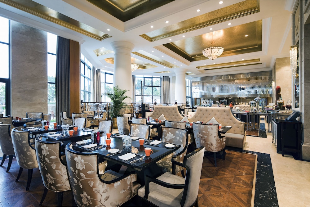 WYNDHAM GRAND XIAMEN HAICANG 37/50