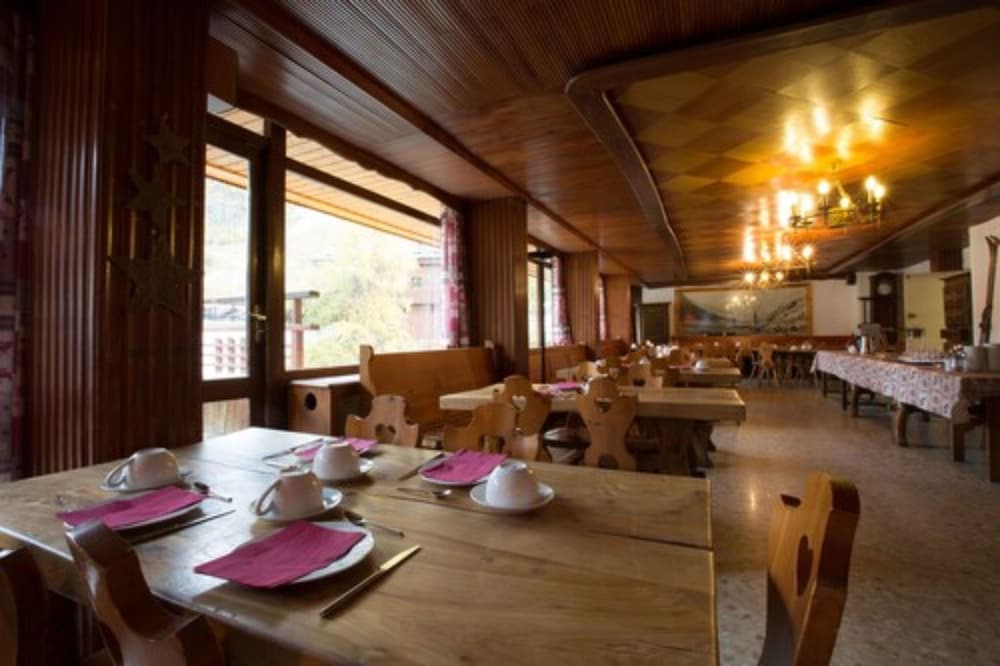 Hotel Les Cretes Blanches 48/51