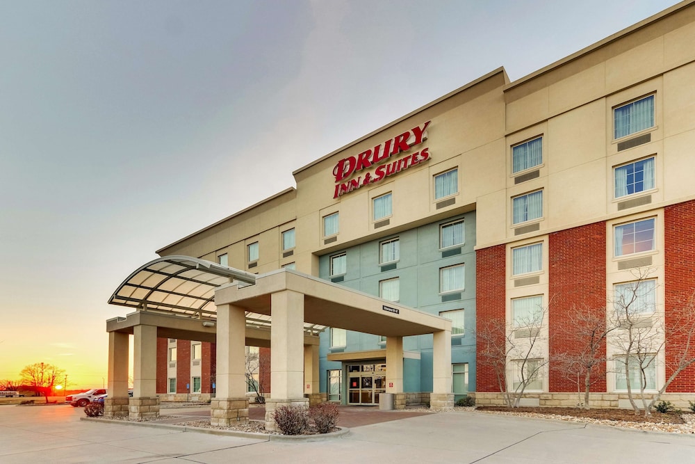Drury Inn and Suites Sikeston 1/50