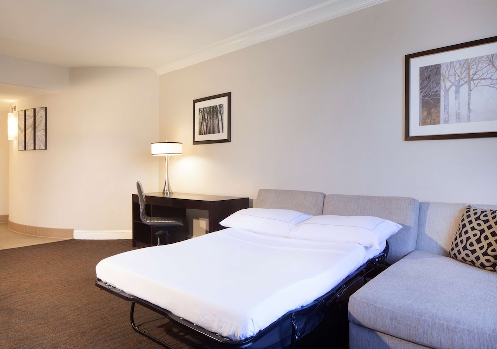 Hilton Santa Cruz/Scotts Valley 15/75