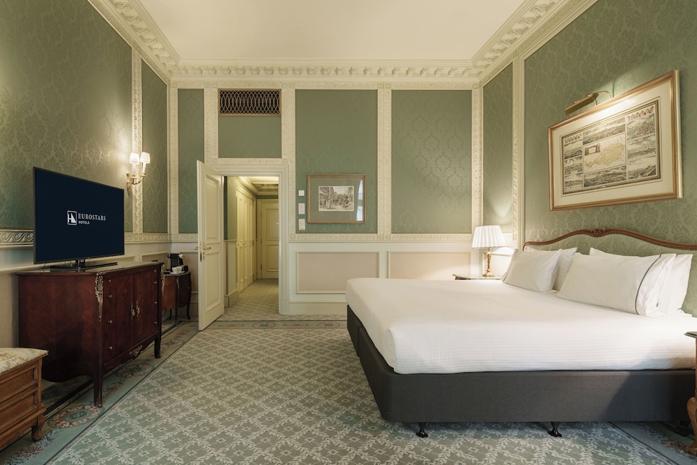 Superior, Single, Double or Twin Bed