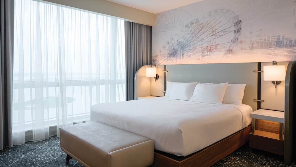 Tower, King Bed, Water Front, Bay View, High Floor