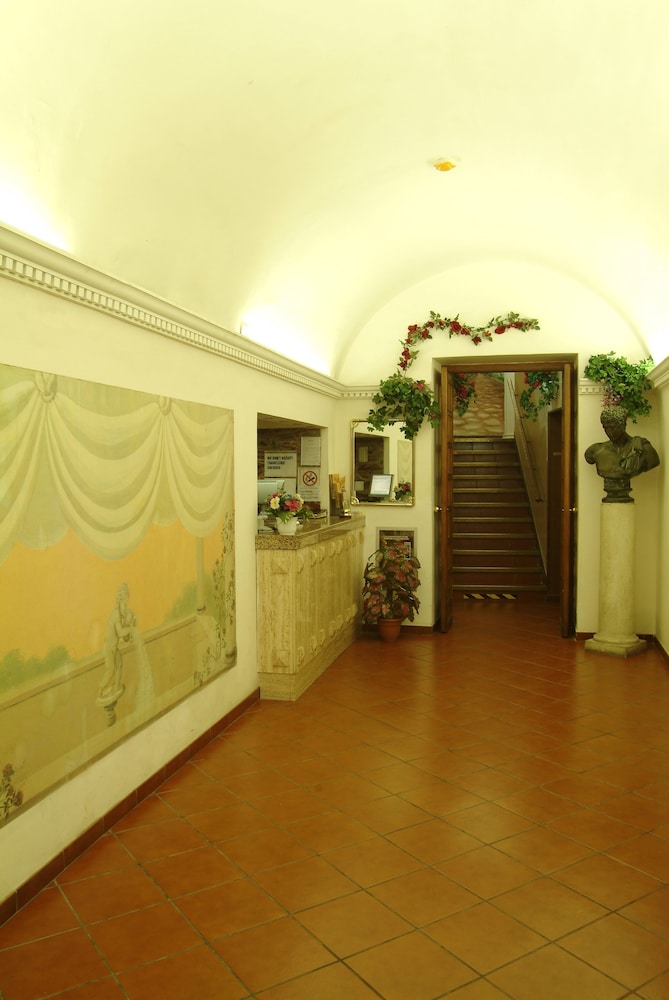Tirreno Hotel 5/70