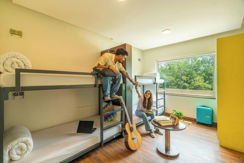 Stops Hostels- New Delhi 27/47