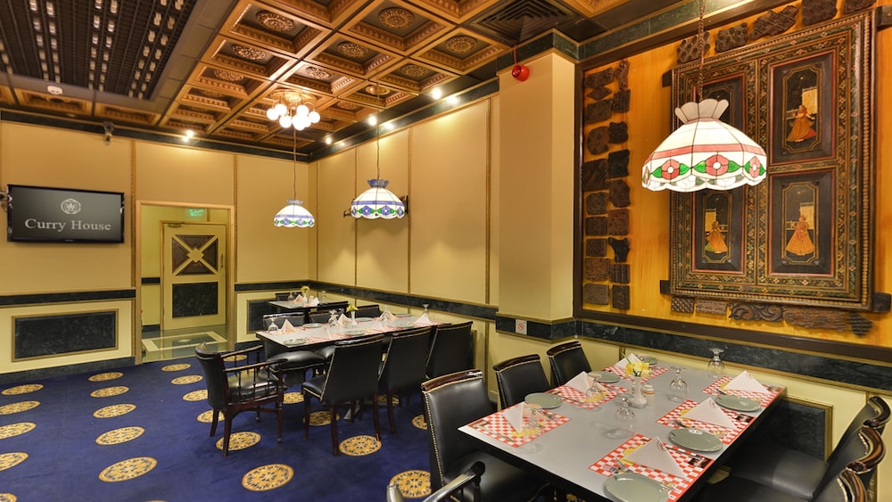 restaurant cafeteria
