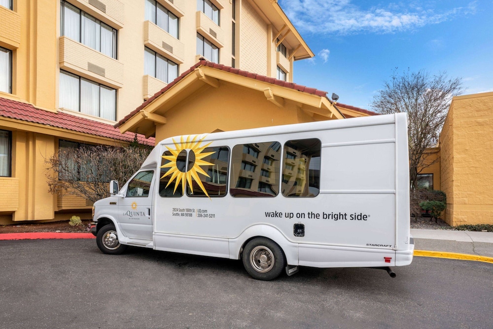 La Quinta Inn & Suites by Wyndham Seattle Sea-Tac Airport 43/48