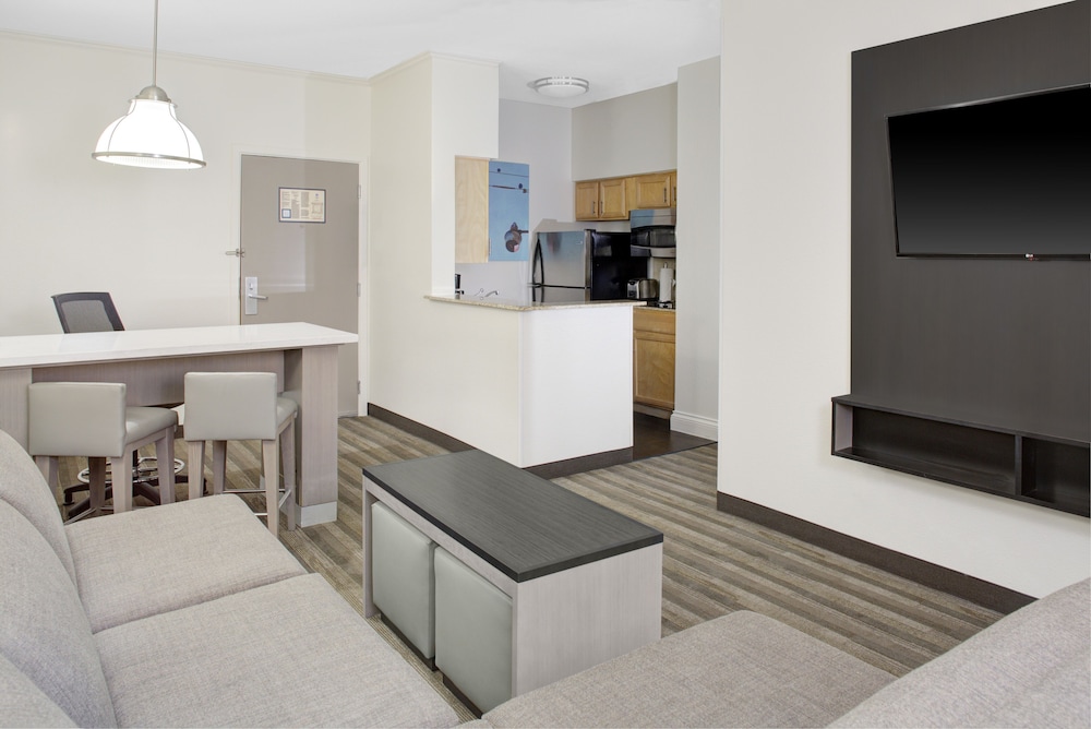 Hyatt House Dallas Lincoln Park 40/53